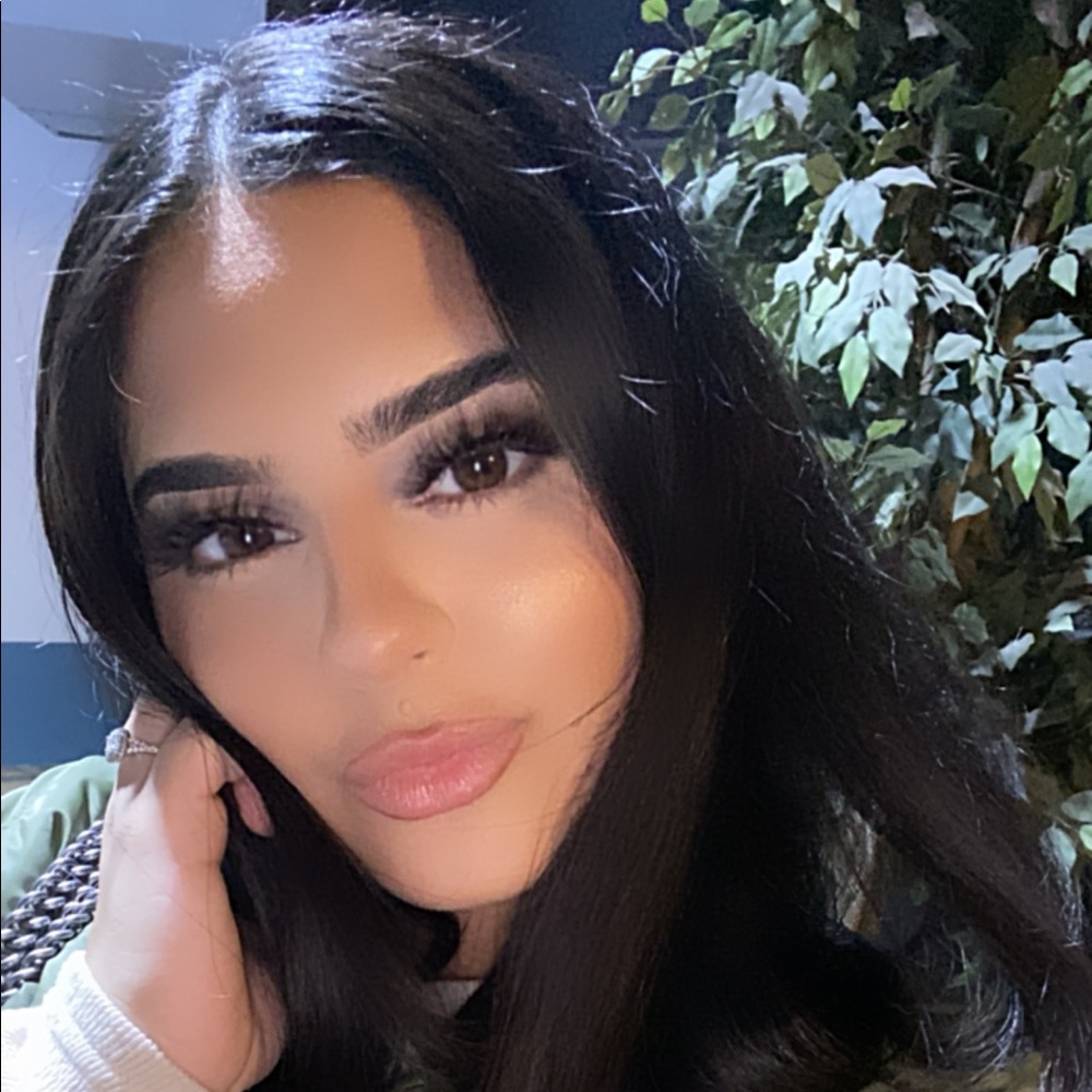 Meet your Posher, Ashley